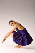 Load image into Gallery viewer, Purple balloon dress.
Pleated dress.