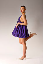 Load image into Gallery viewer, Purple balloon dress.
Pleated dress.