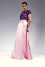 Load image into Gallery viewer, Maxi pink skirt.
Maxi pleated skirt.
Pink skirt.
Hand woven Aso oke Top
crop top.
Pink and purple crop top.