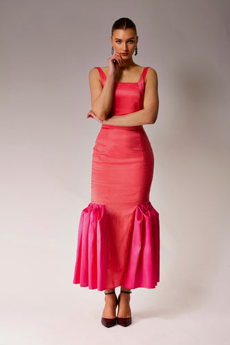 Pleated Dress.
Pink and Orange Pleated dress.
Midi Dress.