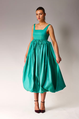Green pleated dress.
Midi Pleated dress.
Balloon dress.